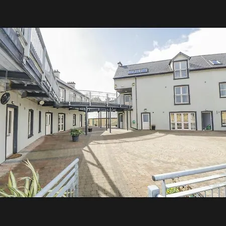 Riverside Apartment *