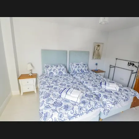 Riverside Apartment *